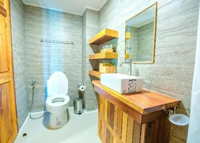 Burann Bangtanode โรงแรม Photharam